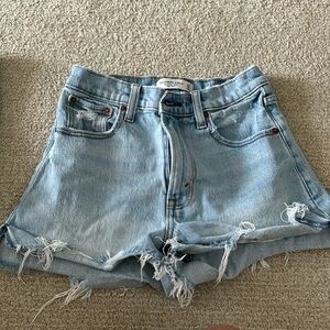 Abercrombie: The Cutoff Short High Rise